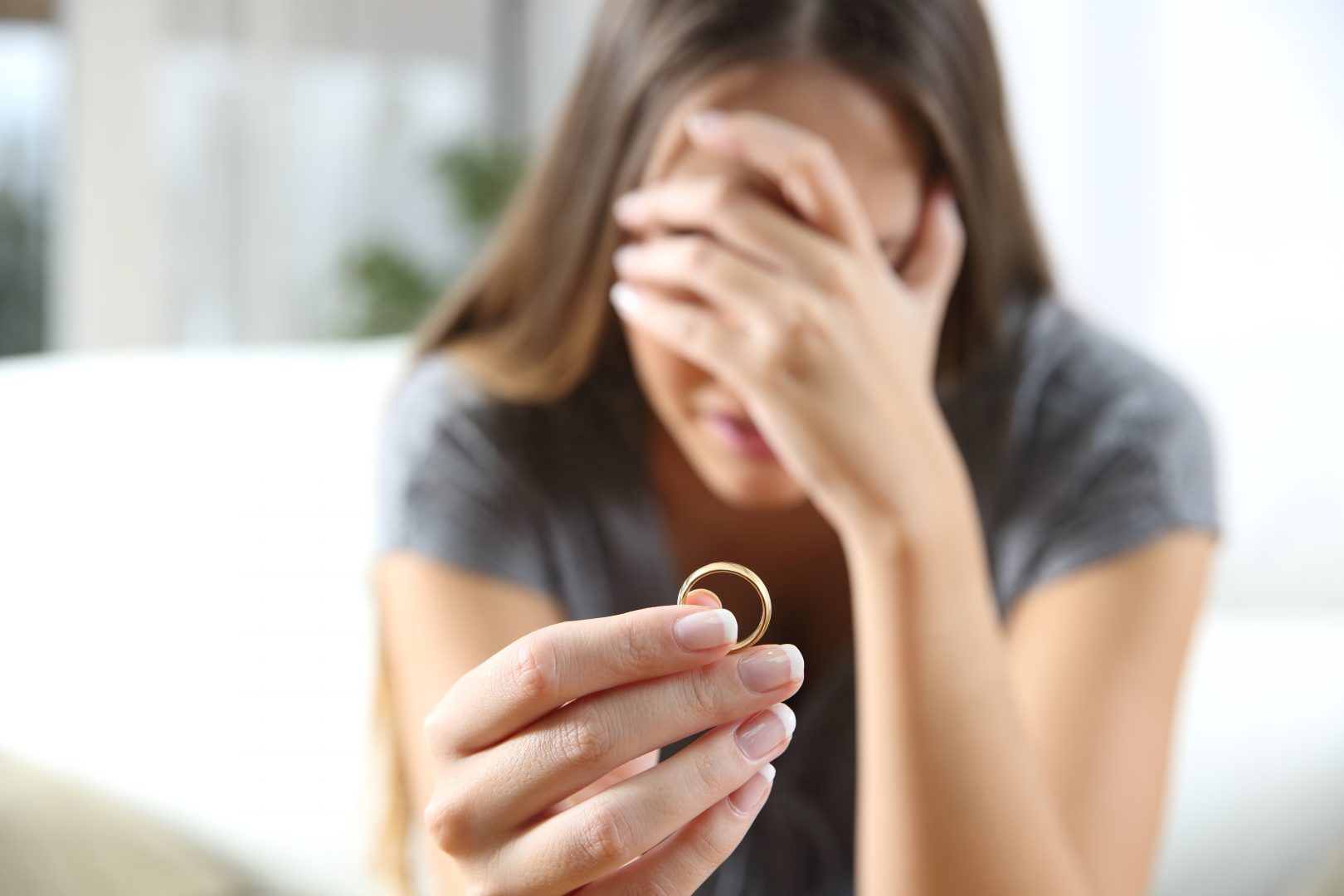 woman sad and crying about divorce
