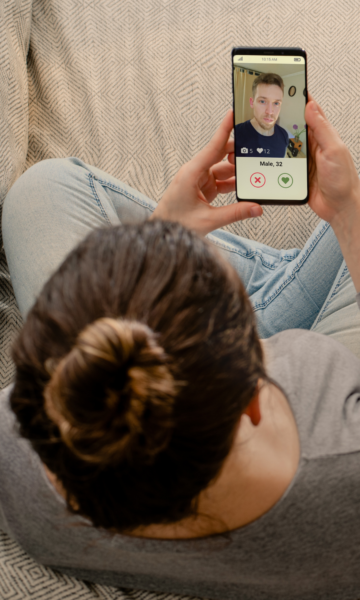 Why Is Online Dating So Hard? Are Dating Apps A Waste Of Time? online dating is so depressing